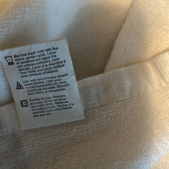 Kay Dee designer hand towels - Picture 4 of 6